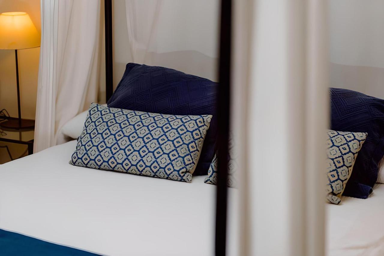 Hostal De La Placa - Hotel Boutique Cabrils Zewnętrze zdjęcie