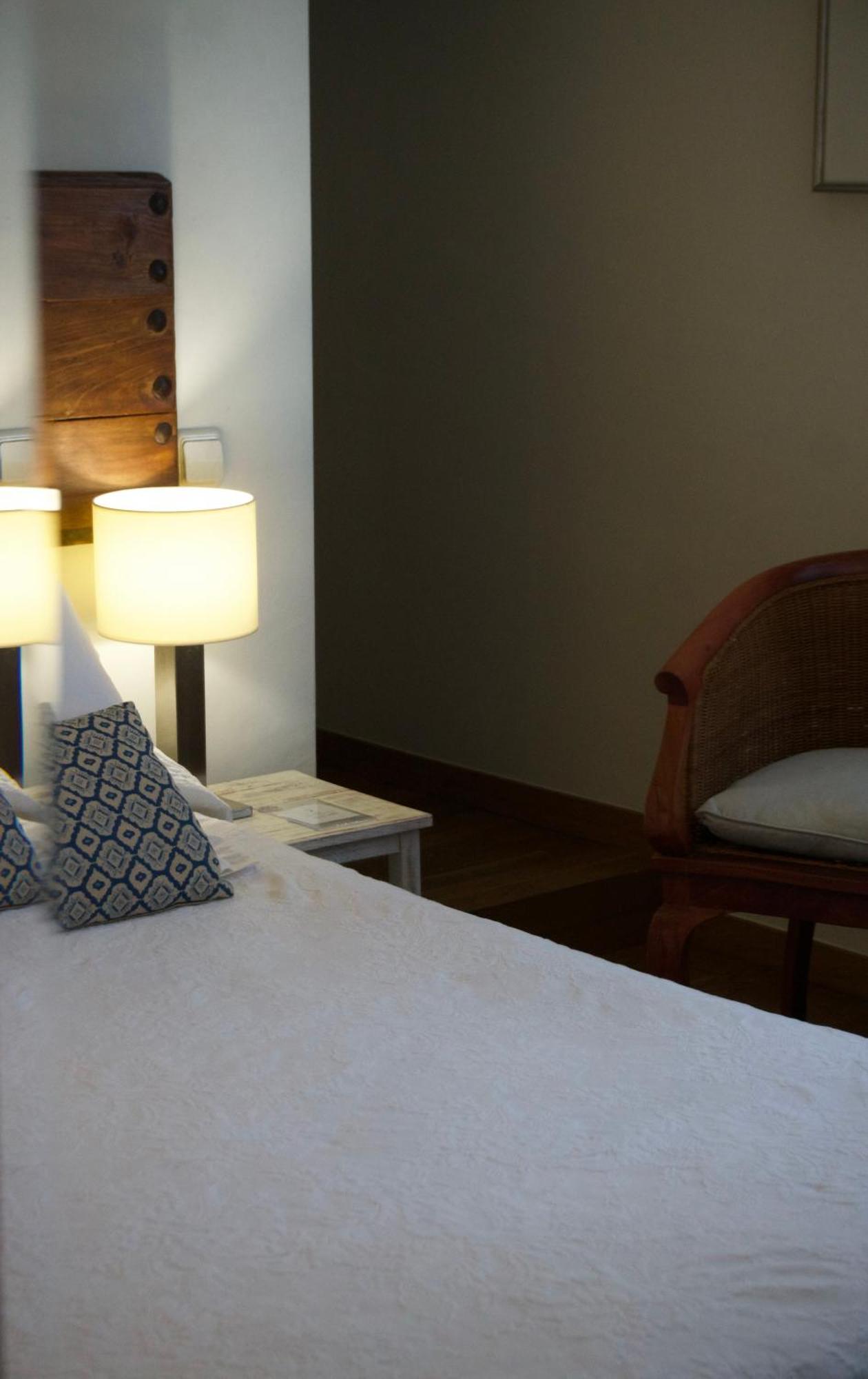 Hostal De La Placa - Hotel Boutique Cabrils Zewnętrze zdjęcie