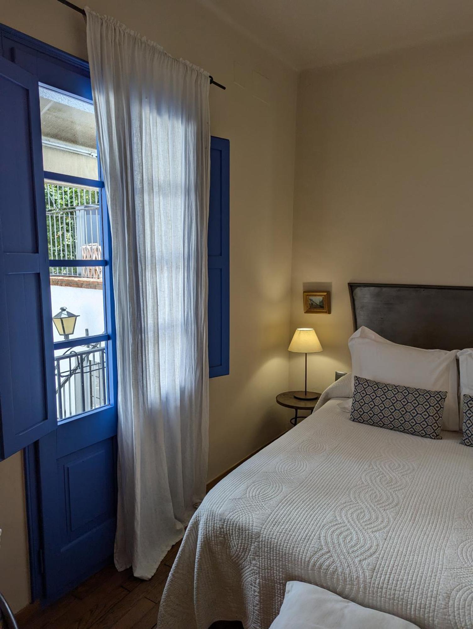 Hostal De La Placa - Hotel Boutique Cabrils Zewnętrze zdjęcie