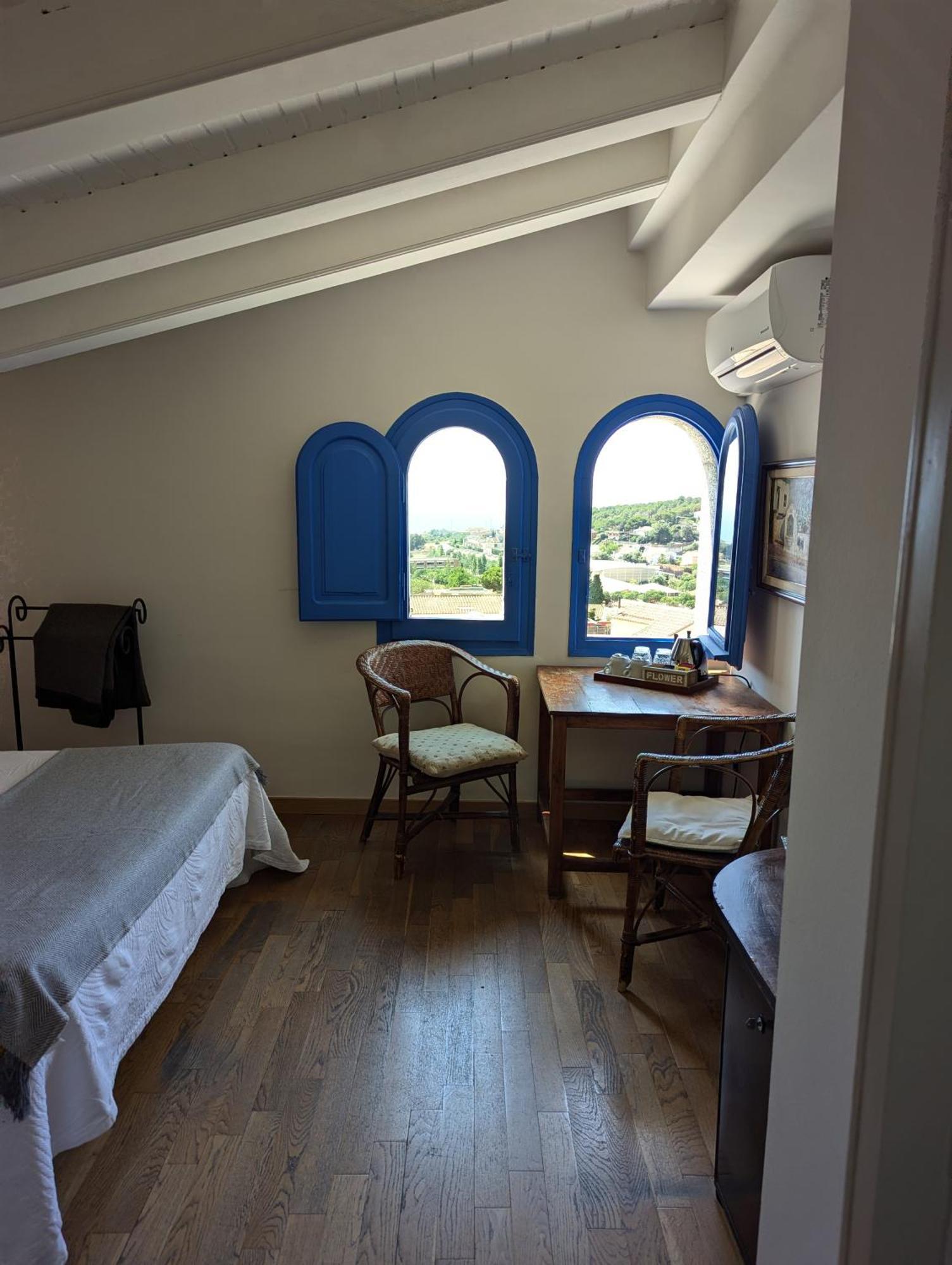 Hostal De La Placa - Hotel Boutique Cabrils Zewnętrze zdjęcie