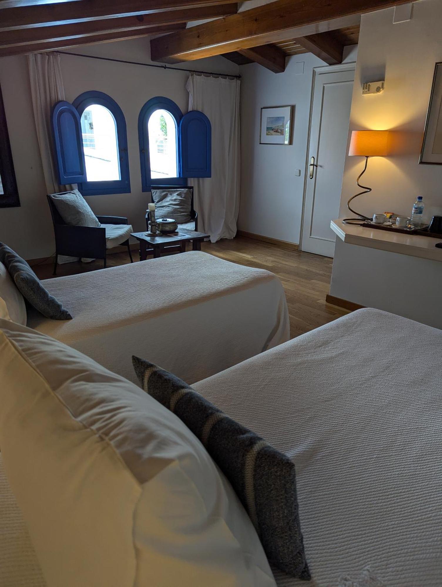 Hostal De La Placa - Hotel Boutique Cabrils Zewnętrze zdjęcie